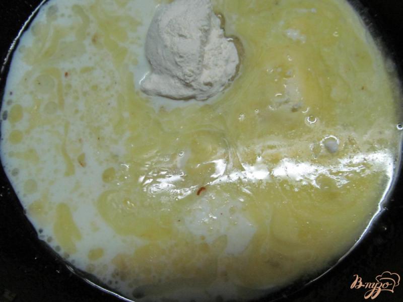 Фото приготовление рецепта: Сливочный соус чеддер шаг №2