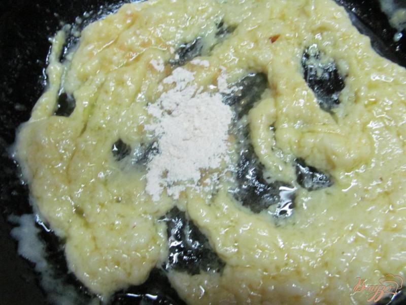 Фото приготовление рецепта: Сливочный соус чеддер шаг №5