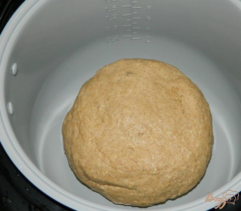 Фото приготовление рецепта: Хлеб с семечками, отрубями и соевым соусом шаг №4