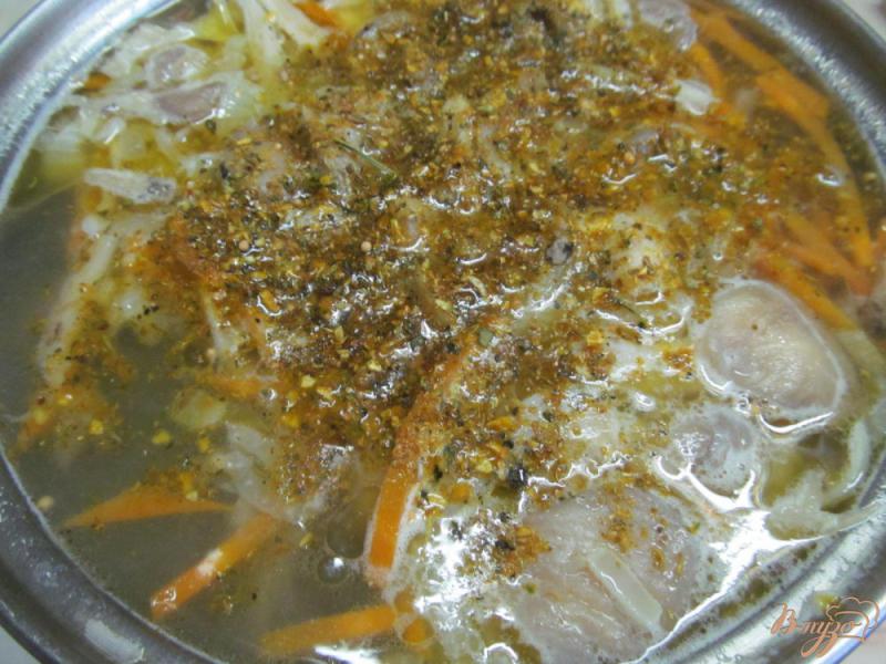 Фото приготовление рецепта: Грибной суп с макаронами шаг №7