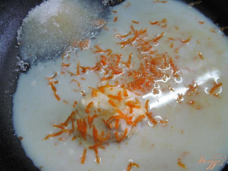 Фото приготовление рецепта: Блины под мандариновым соусом шаг №3