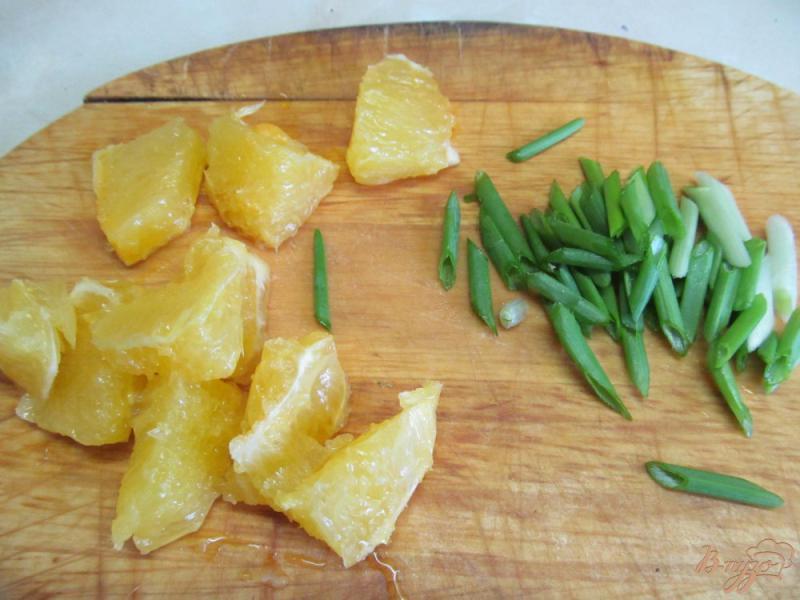 Фото приготовление рецепта: Свекольный салат с апельсином шаг №4