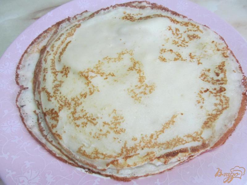 Фото приготовление рецепта: Блины с начинкой из яичницы болтуньи и сыра шаг №2