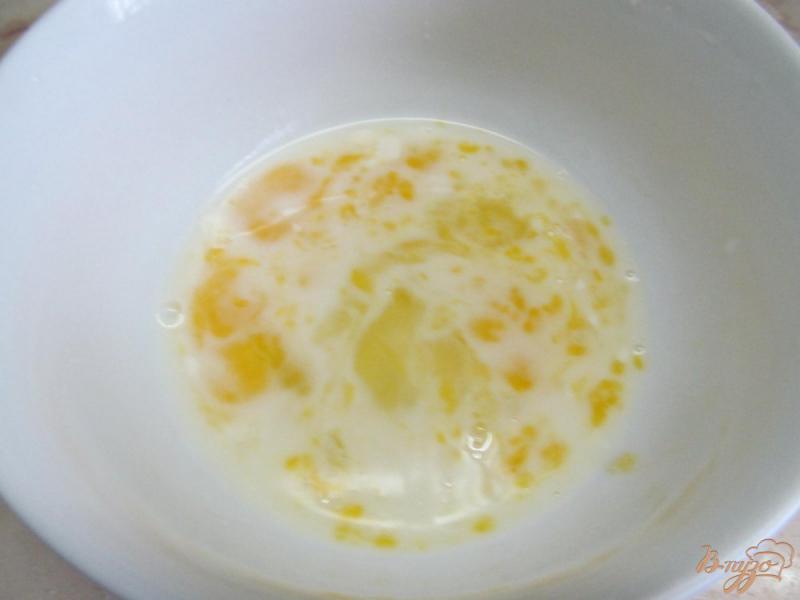 Фото приготовление рецепта: Блины с начинкой из яичницы болтуньи и сыра шаг №3