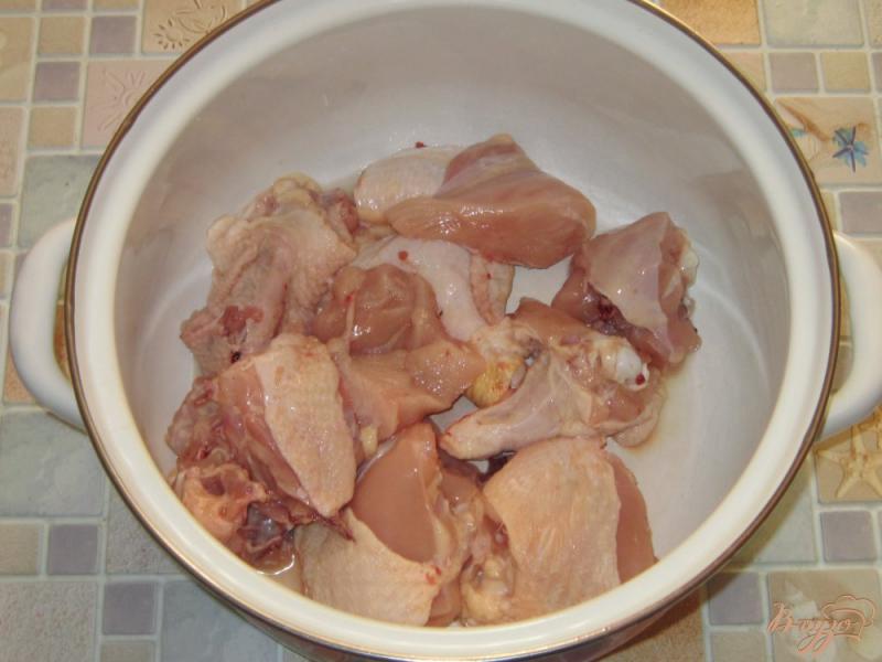 Фото приготовление рецепта: Куриный суп с яйцом и пшеном шаг №1