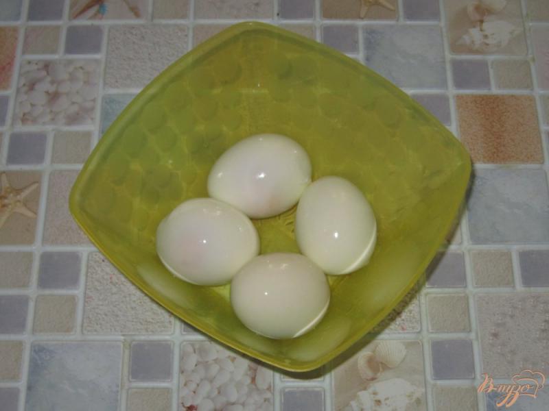 Фото приготовление рецепта: Куриный суп с яйцом и пшеном шаг №5