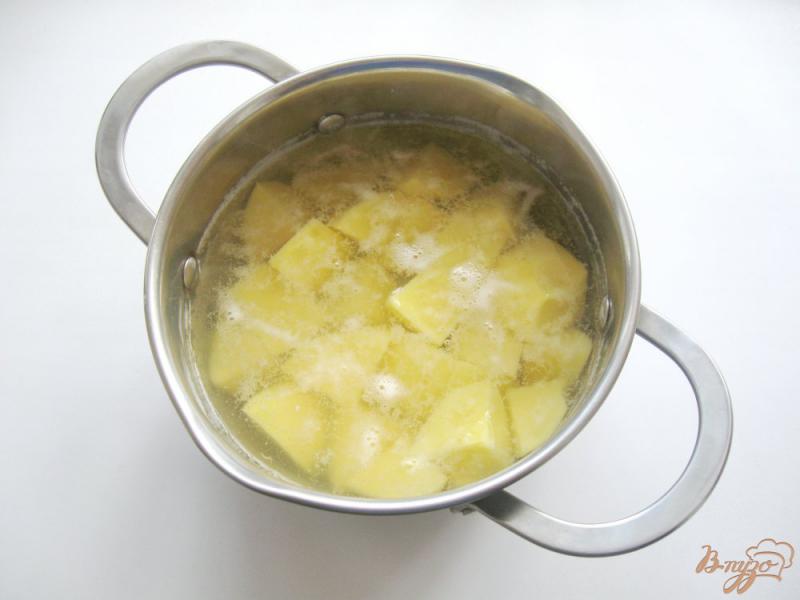 Фото приготовление рецепта: Картофель в меду шаг №2