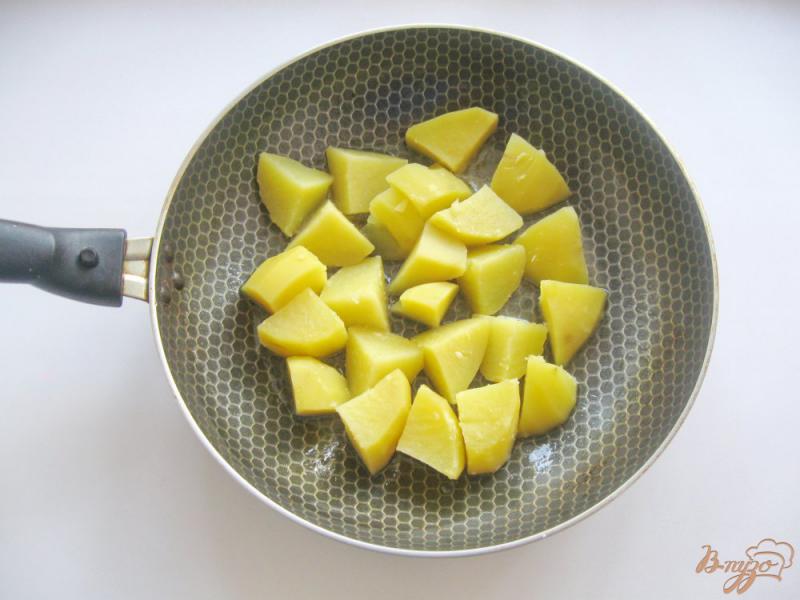 Фото приготовление рецепта: Картофель в меду шаг №4
