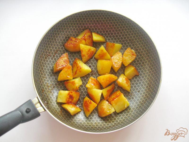 Фото приготовление рецепта: Картофель в меду шаг №5