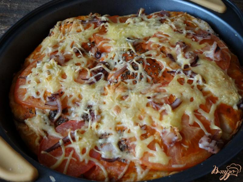 Фото приготовление рецепта: Пицца с морепродуктами шаг №7