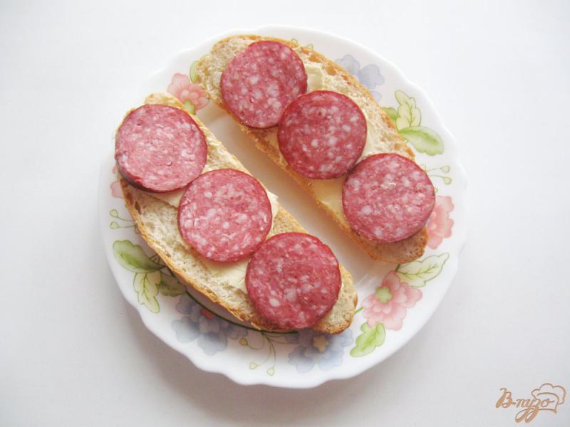 Фото приготовление рецепта: Горячие бутерброды «Лодочки» шаг №2