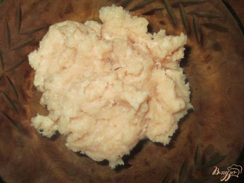 Фото приготовление рецепта: Куриные фрикадельки в сырно-сметаном соусе шаг №2