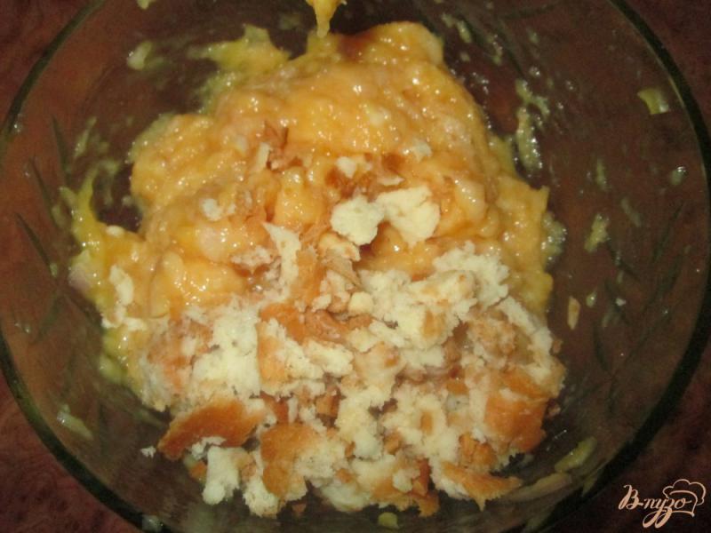 Фото приготовление рецепта: Куриные фрикадельки в сырно-сметаном соусе шаг №5