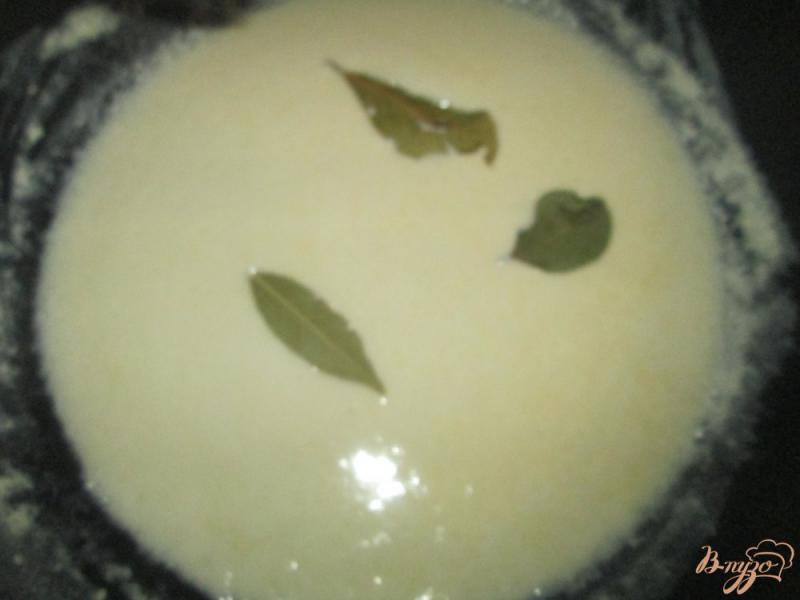Фото приготовление рецепта: Куриные фрикадельки в сырно-сметаном соусе шаг №6