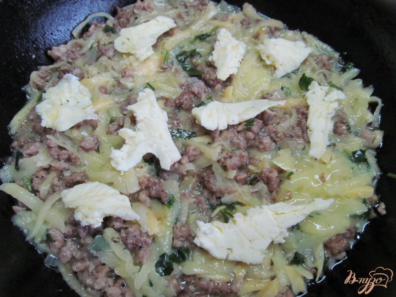Фото приготовление рецепта: Фарш картофель и яйца - запеканка шаг №4