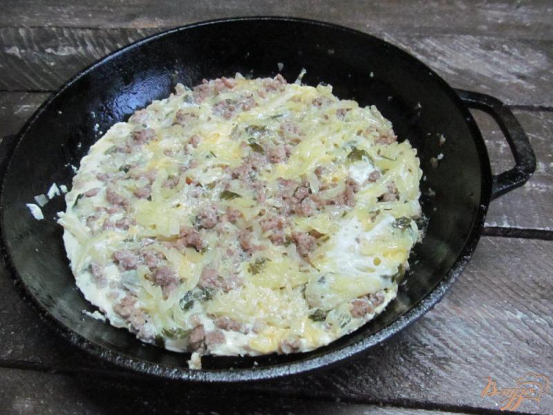 Фото приготовление рецепта: Фарш картофель и яйца - запеканка шаг №5