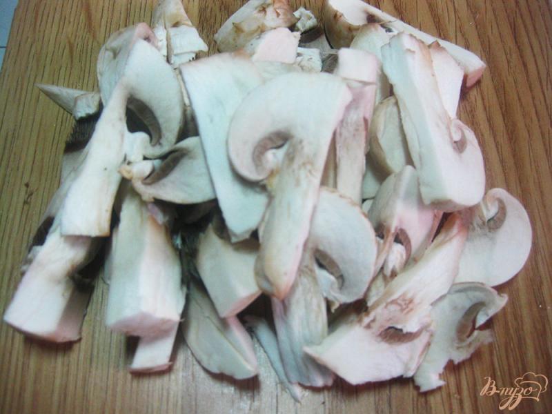 Фото приготовление рецепта: Закуска из грибов с овощами в лаваше шаг №2