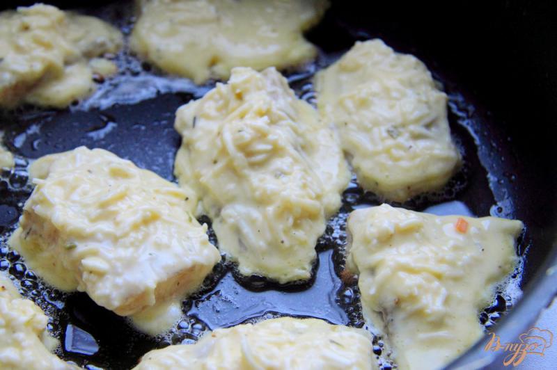 Фото приготовление рецепта: Филе тилапии в сырном кляре шаг №6