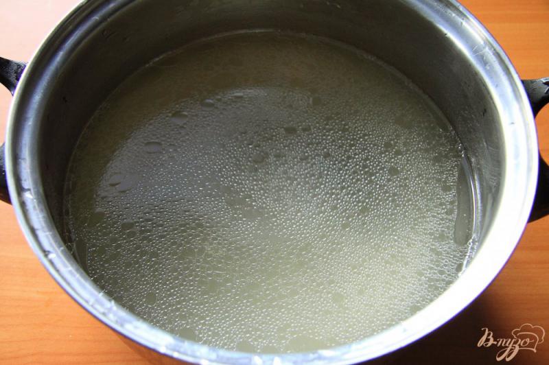 Фото приготовление рецепта: Суп гороховый на мясном бульоне шаг №1