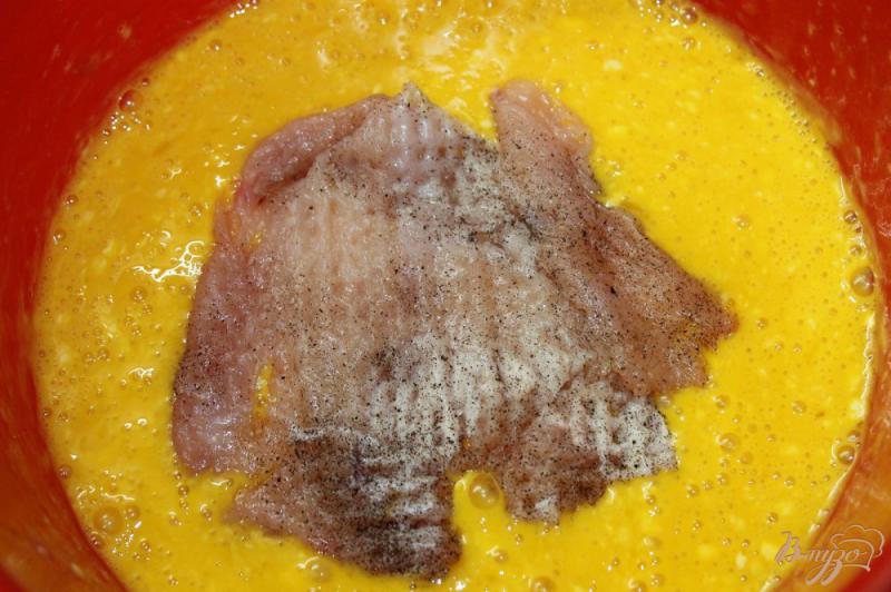 Фото приготовление рецепта: Куриная отбивная с соусом « Паприк» шаг №4
