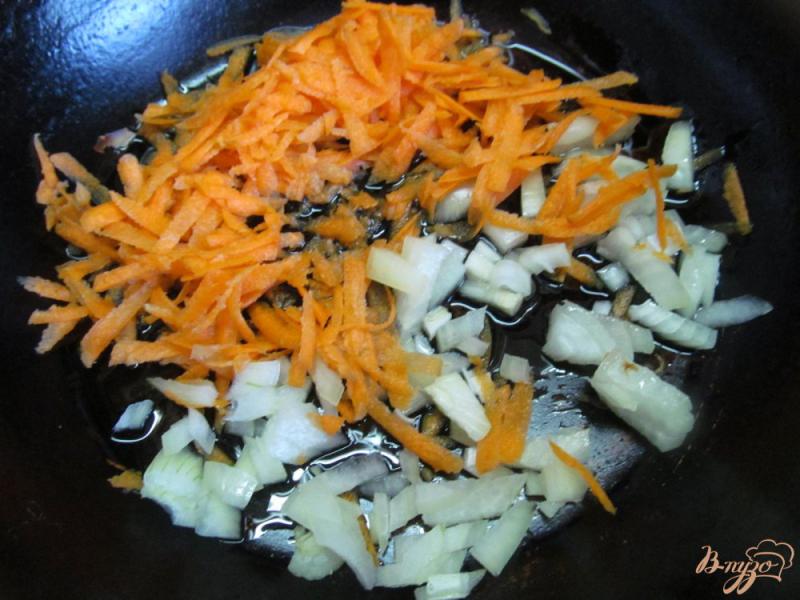 Фото приготовление рецепта: Рис с имбирем и морковью шаг №1
