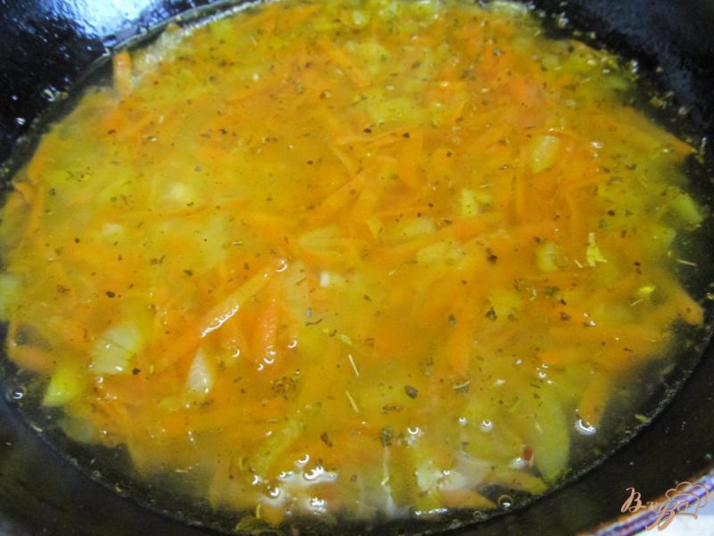 Фото приготовление рецепта: Рис с имбирем и морковью шаг №5