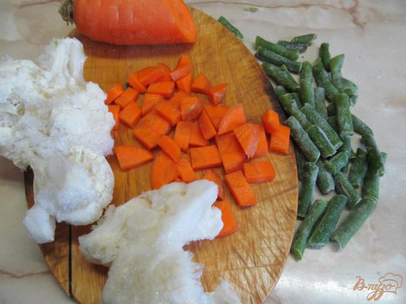 Фото приготовление рецепта: Запеченный салат под сыром шаг №1