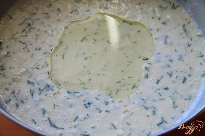 Фото приготовление рецепта: Блинчики с сыром и зеленью шаг №6