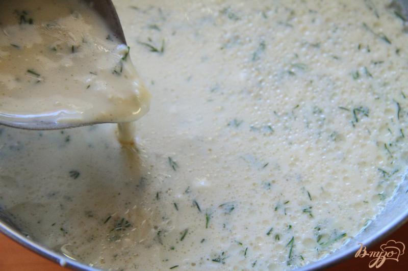 Фото приготовление рецепта: Блинчики с сыром и зеленью шаг №7