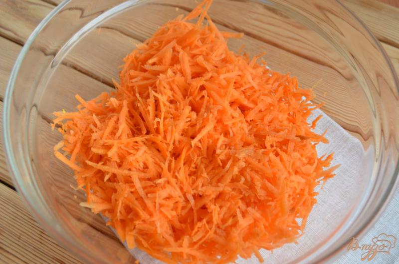 Фото приготовление рецепта: Торт в мультиварке из моркови шаг №2