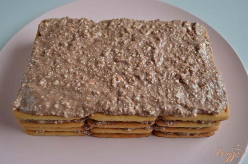 Фото приготовление рецепта: Тортик из печенья с творожной начинкой шаг №6