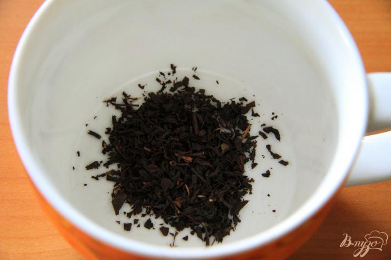 Фото приготовление рецепта: Постные блины на черном чае шаг №1