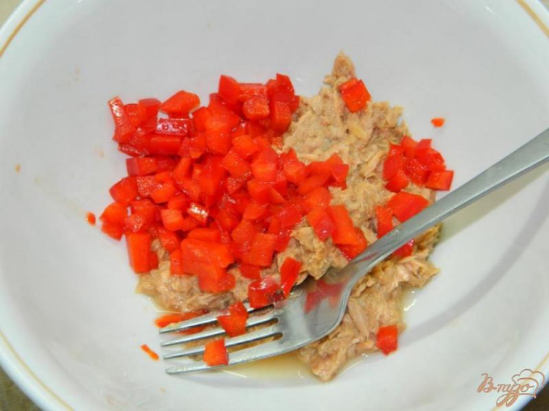 Фото приготовление рецепта: Салат с тунцом и помидорами шаг №1