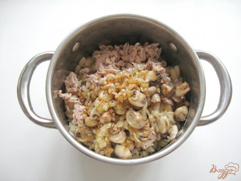 Фото приготовление рецепта: Макароны по-флотски с грибами и курицей шаг №6