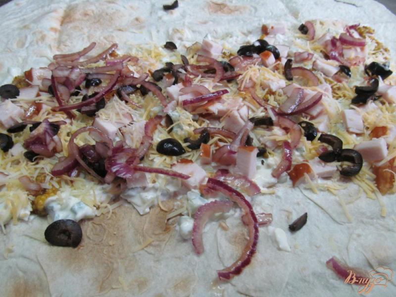 Фото приготовление рецепта: Фаршированный лаваш в итальянском стиле шаг №10