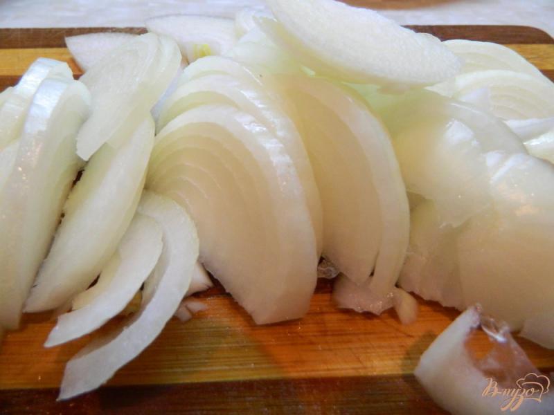 Фото приготовление рецепта: Картофель с грибами и сметаной запеченный в духовке шаг №1