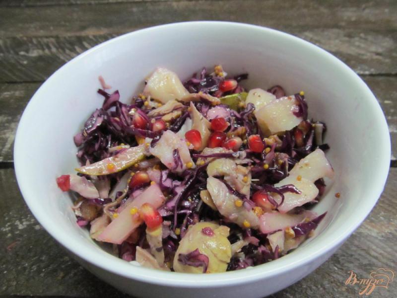 Фото приготовление рецепта: Салат из красной капусты с курицей грушей и картошкой шаг №5