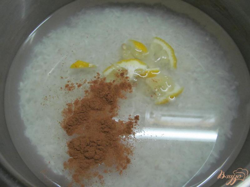 Фото приготовление рецепта: Рис с кунжутом и лимоном шаг №2