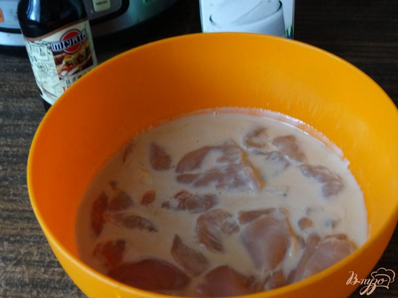 Фото приготовление рецепта: Куриное филе в кефире и соусе терияки шаг №2