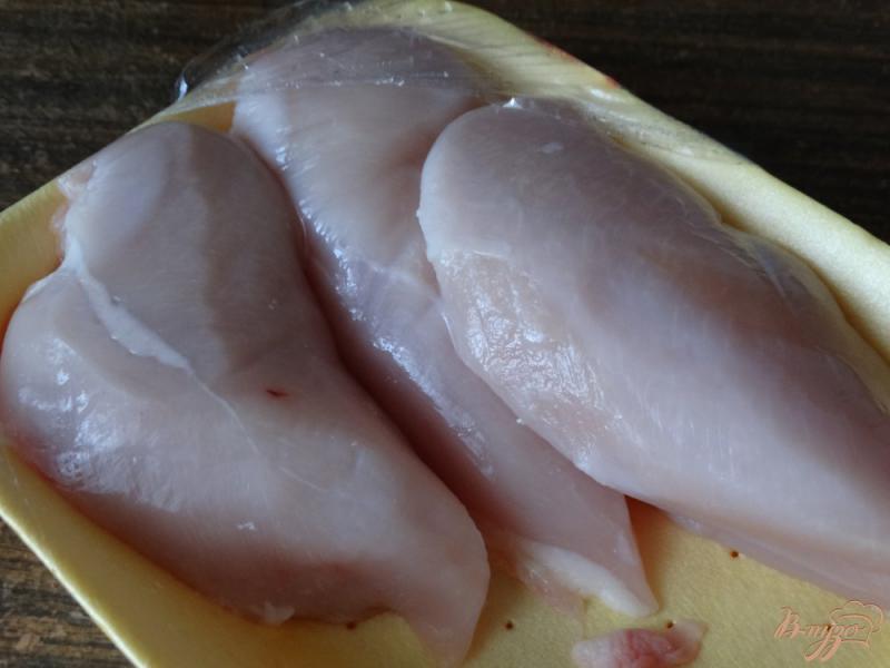 Фото приготовление рецепта: Куриное филе в кефире и соусе терияки шаг №1