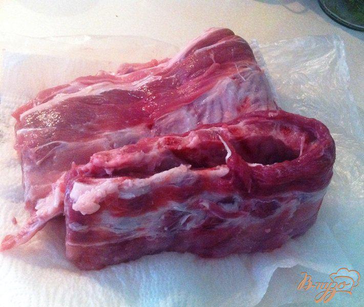 Фото приготовление рецепта: Запеченные свиные ребрышки с овощами шаг №1