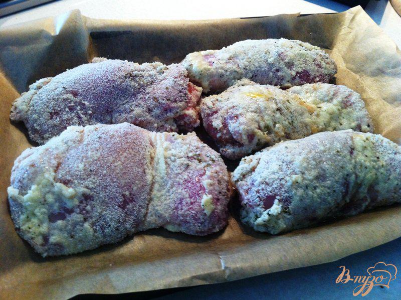 Фото приготовление рецепта: Куриная мякоть бедра в хрустящей панировке шаг №8