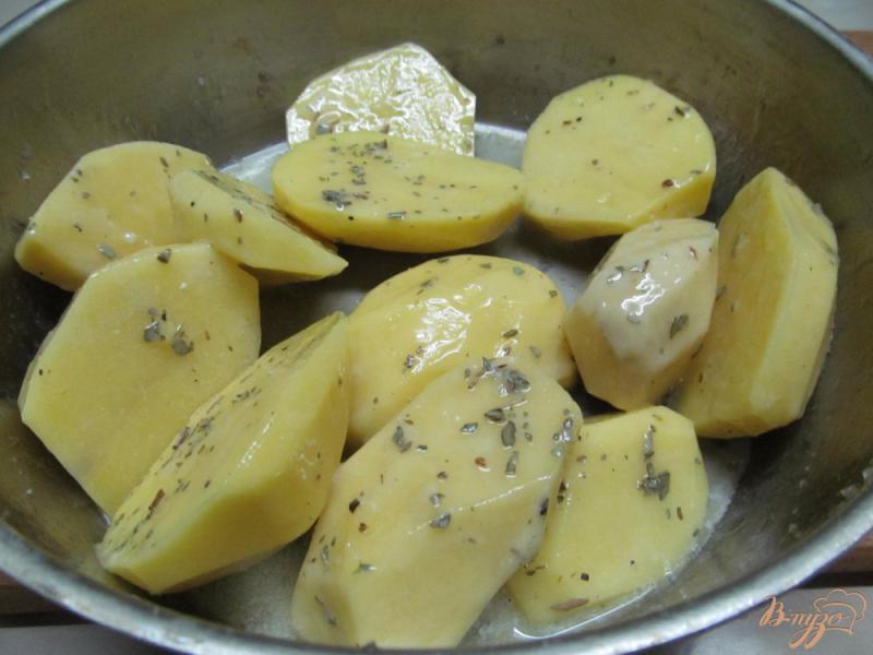 Фото приготовление рецепта: Курица с картофелем со сливочным вкусом шаг №3