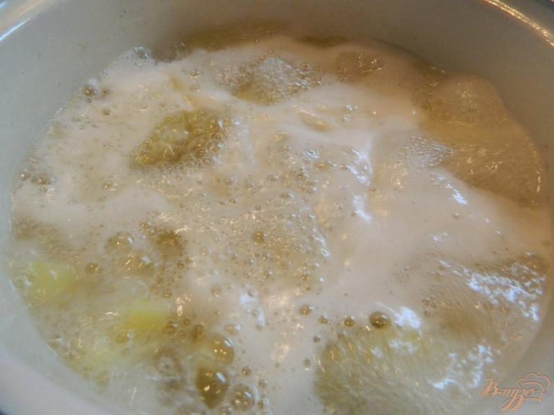 Фото приготовление рецепта: Картофель по-деревенски в духовке с горчичным соусом шаг №2