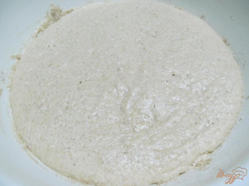 Фото приготовление рецепта: Хлеб на сыворотке с тремя видами муки шаг №3