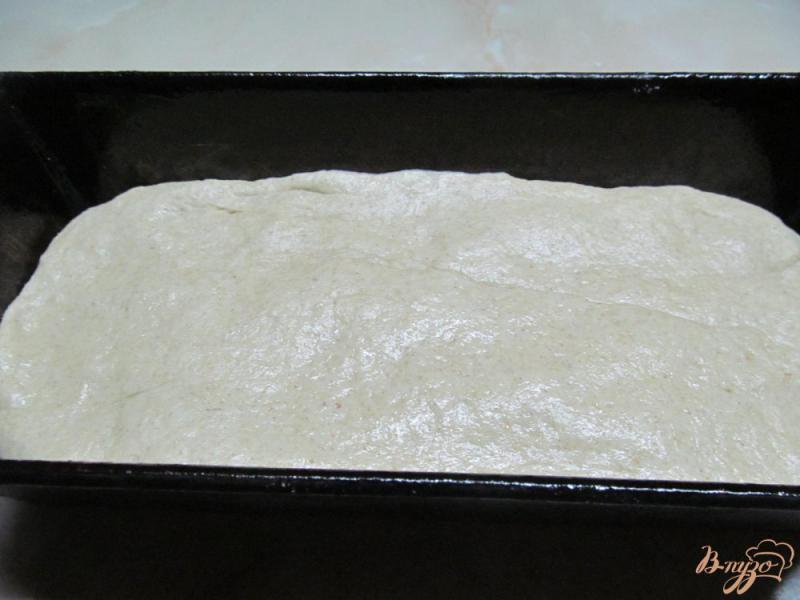 Фото приготовление рецепта: Хлеб на сыворотке с тремя видами муки шаг №5
