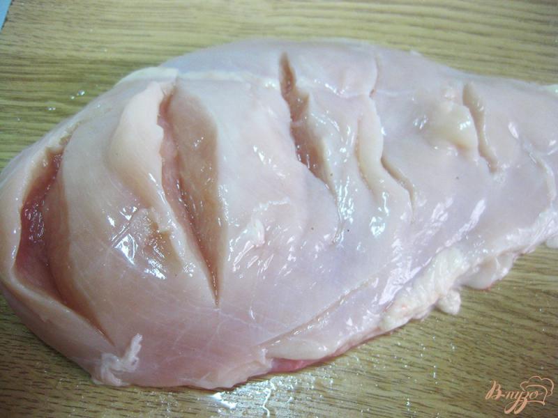 Фото приготовление рецепта: Куриная грудка запеченная с грейпфрутом шаг №2