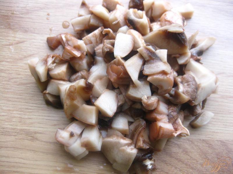 Фото приготовление рецепта: Голубцы с грибами из краснокачанной капусты шаг №2