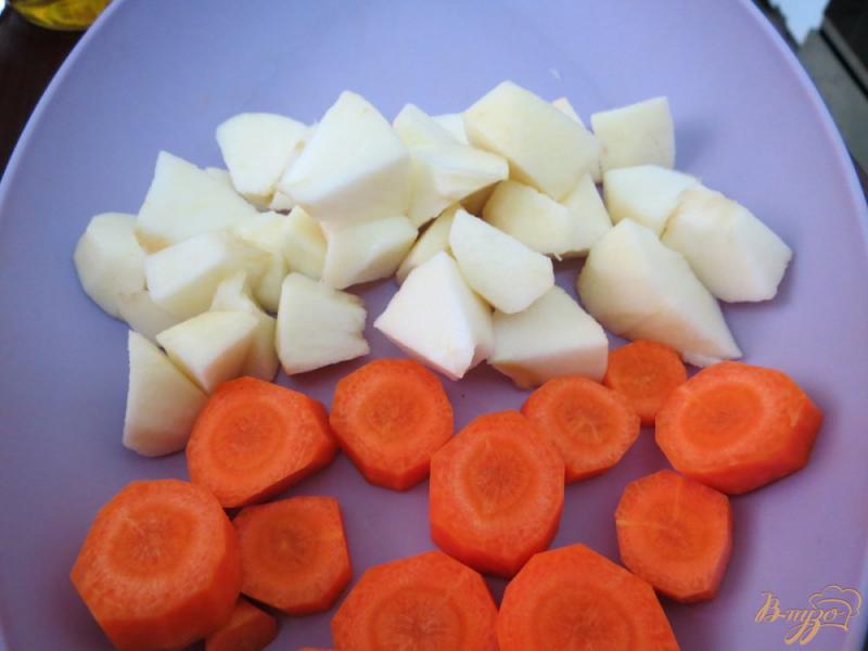 Фото приготовление рецепта: Смузи из яблок, свеклы и моркови шаг №3