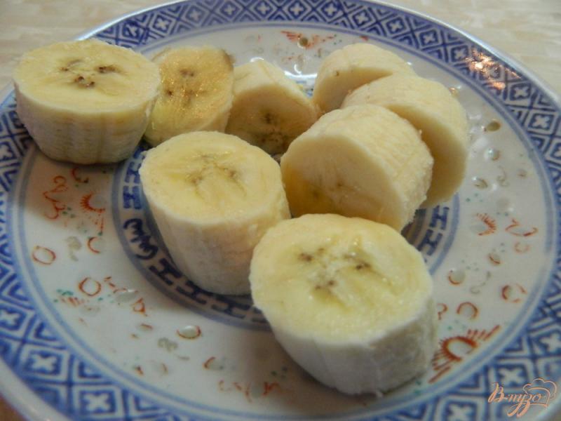 Фото приготовление рецепта: Смузи из малины, тыквы и банана шаг №3